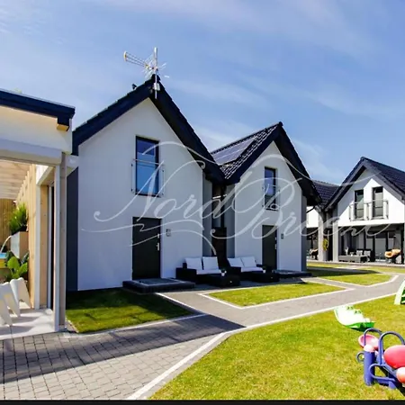 Nord Breeze Z Podgrzewanym Basenem I Jacuzzi Dom wakacyjny *