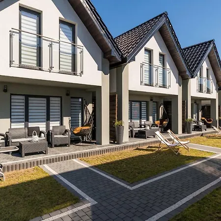 Nord Breeze Z Podgrzewanym Basenem I Jacuzzi Semesterbostad Władysławowo